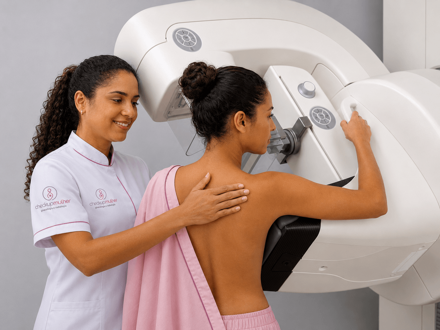 Exame de mamografia na Clínica Check Up Mulher